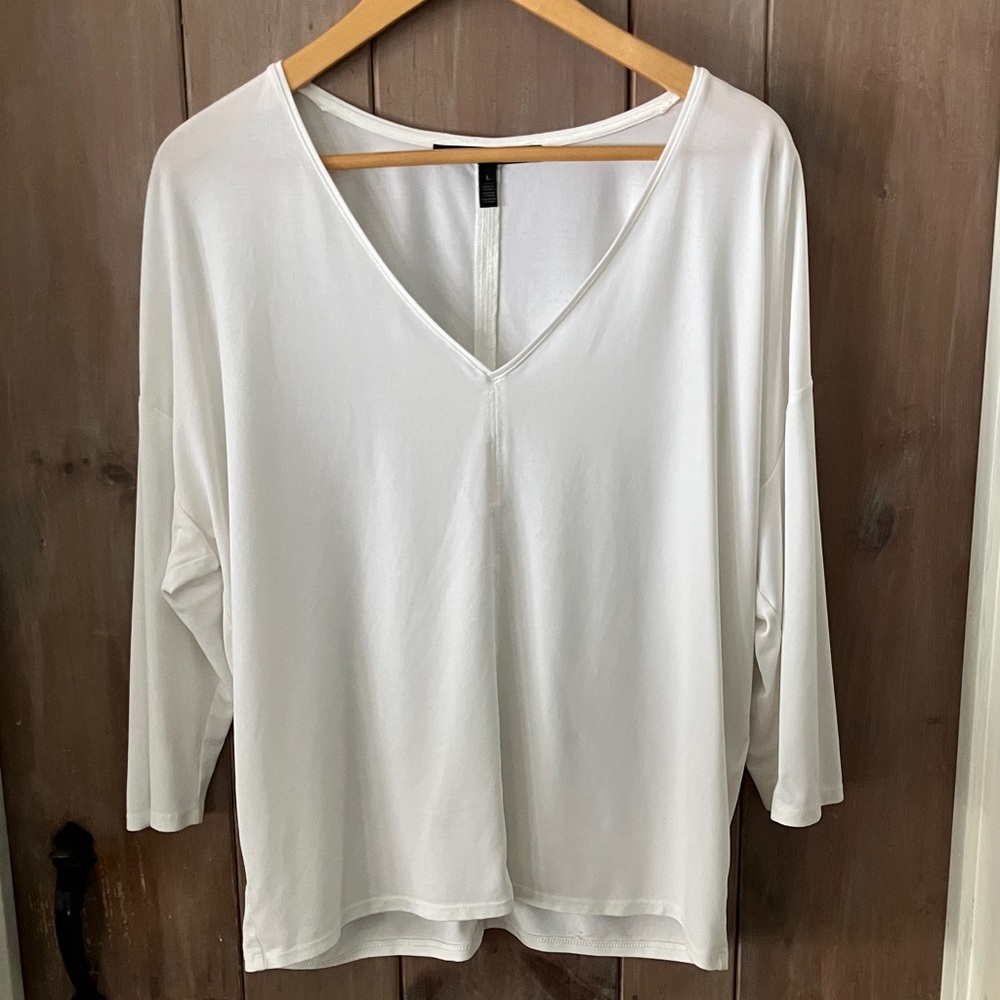White House Black Market white 3/4 Sleeve V-Neck Top